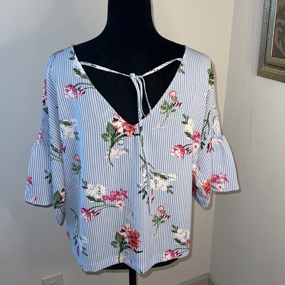 Twine & String striped floral cropped smocked flutter sleeves Sz XL‎